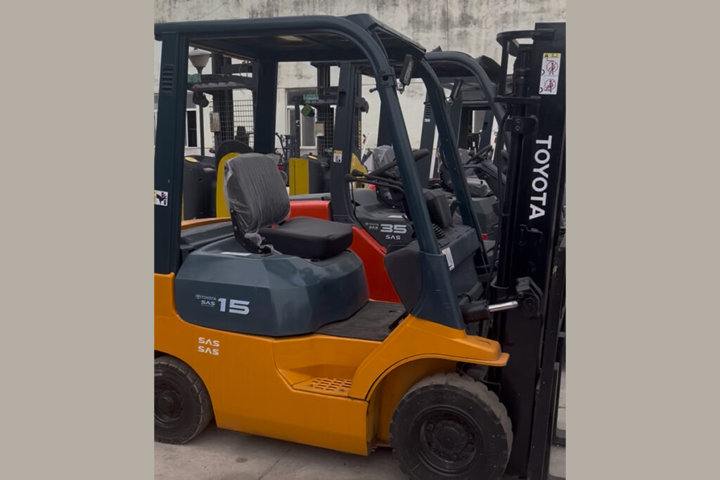 Montacargas Toyota usado disponible para exportación